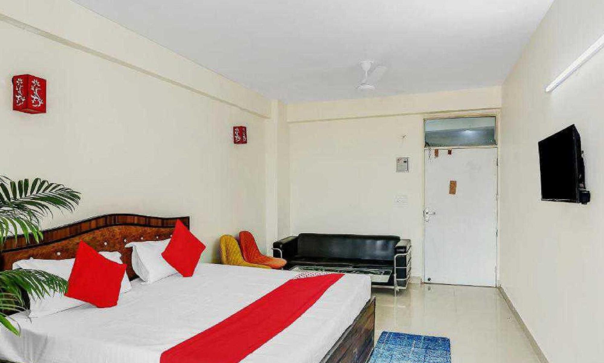 Hotel O Krishna Orchid Near Noida Sector 81 Metro Station Zewnętrze zdjęcie