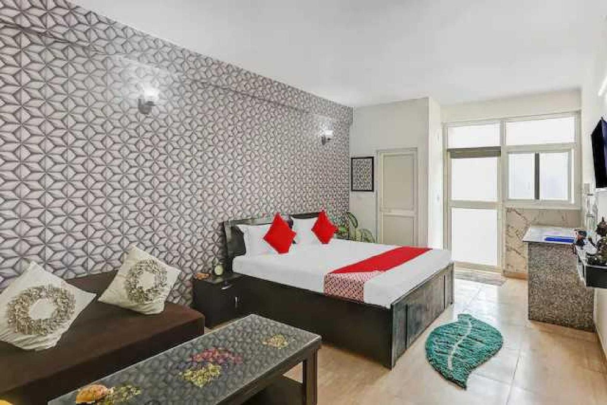 Hotel O Krishna Orchid Near Noida Sector 81 Metro Station Zewnętrze zdjęcie