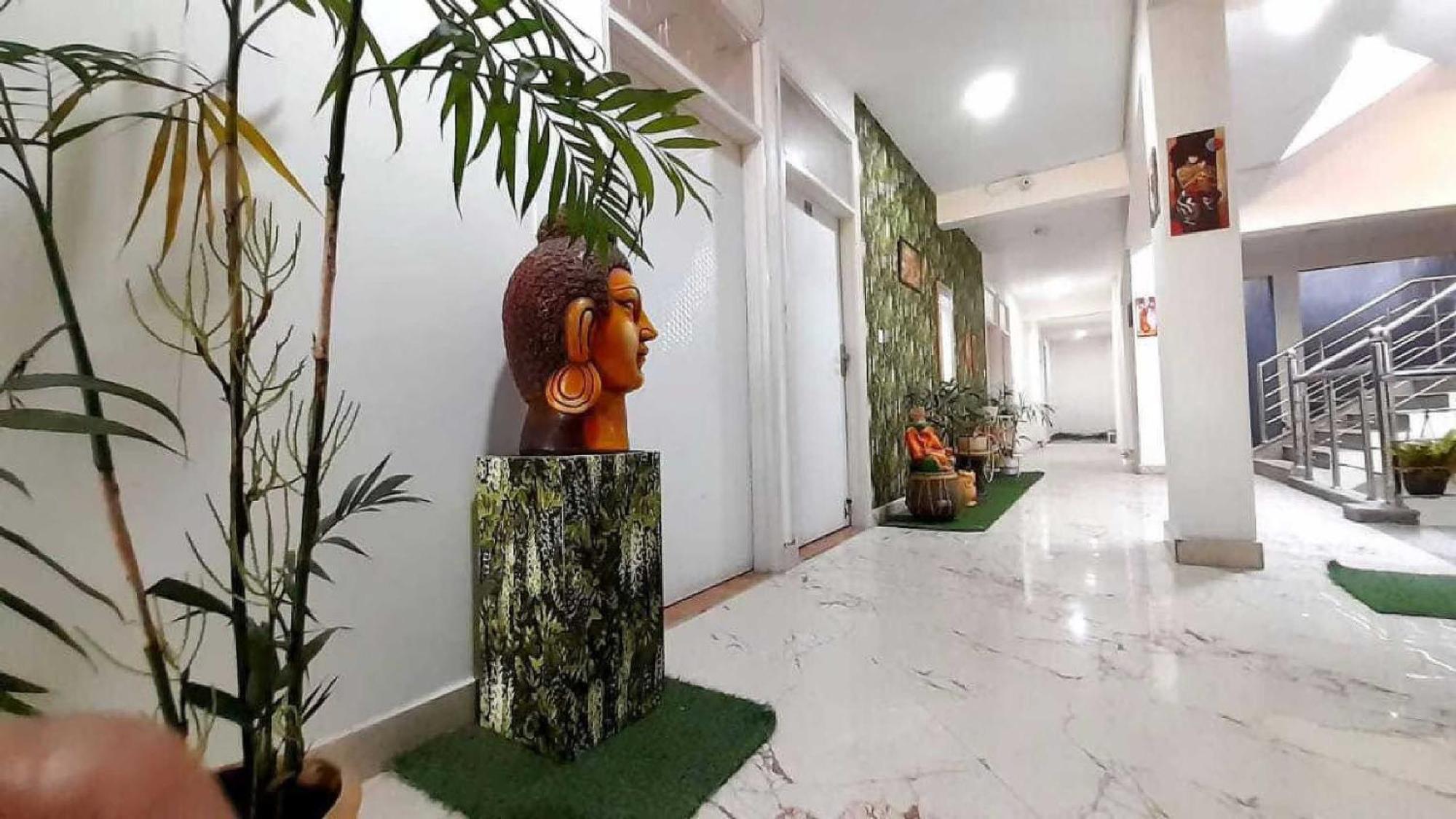 Hotel O Krishna Orchid Near Noida Sector 81 Metro Station Zewnętrze zdjęcie
